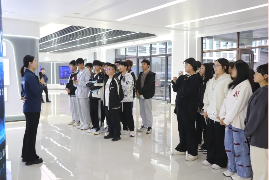 筑牢基础 展望未来 ▏唐山学院会计学院学生到K8凯发(中国)智能参观学习